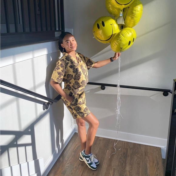 Meet your Posher, Stephanie - Picture 3 of 6